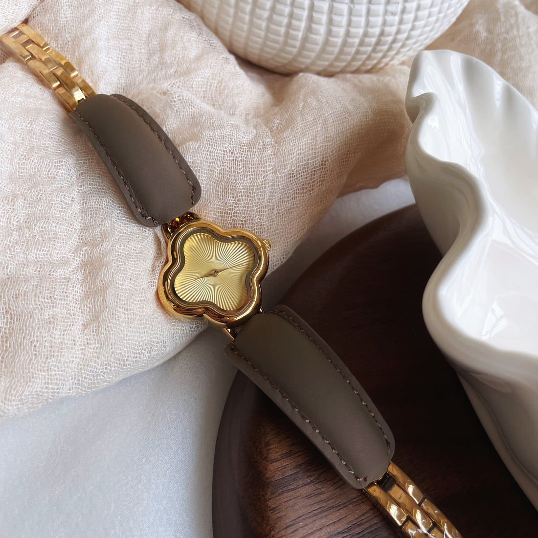 Karra Clover Bracelet Watch [XYPYQKSL]