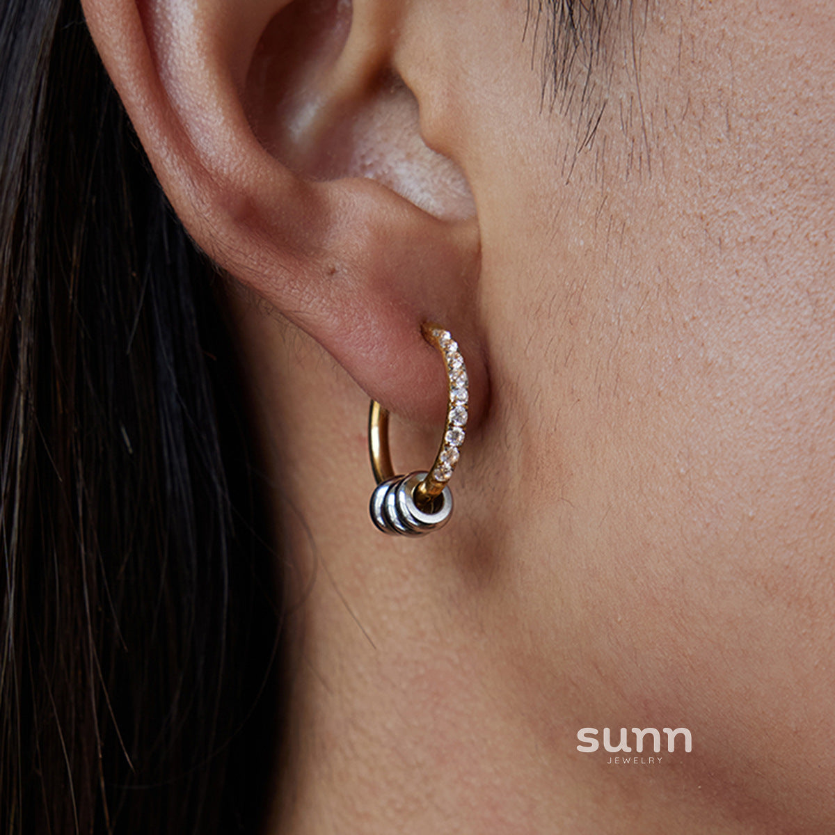 Karrington Diamond Circle Hoop Earrings [WQ7GVXKC]