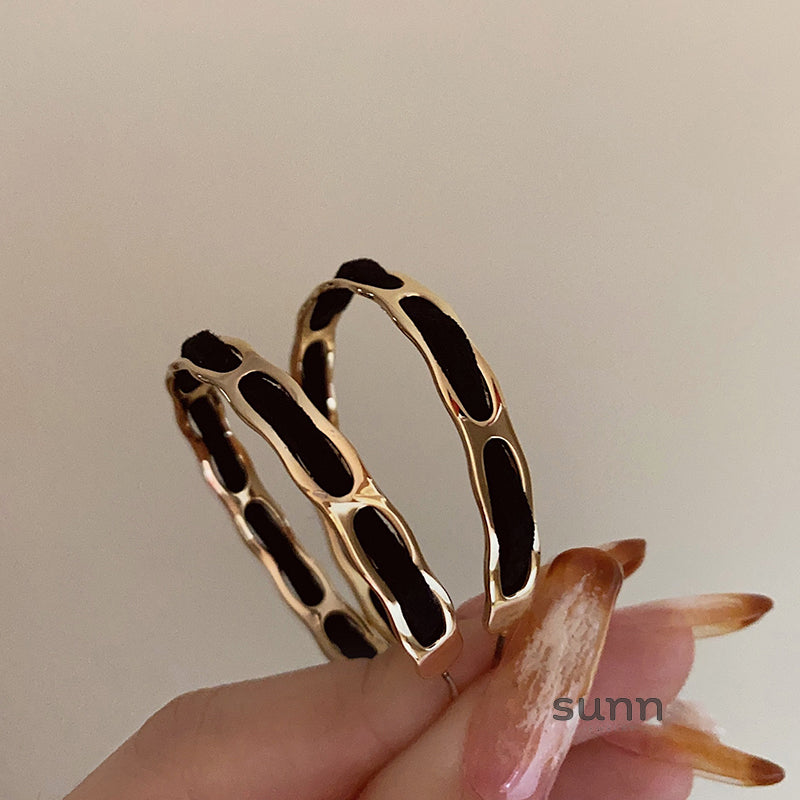 Karrington Retro Metal Wrap Earrings [CPBP9W7D]