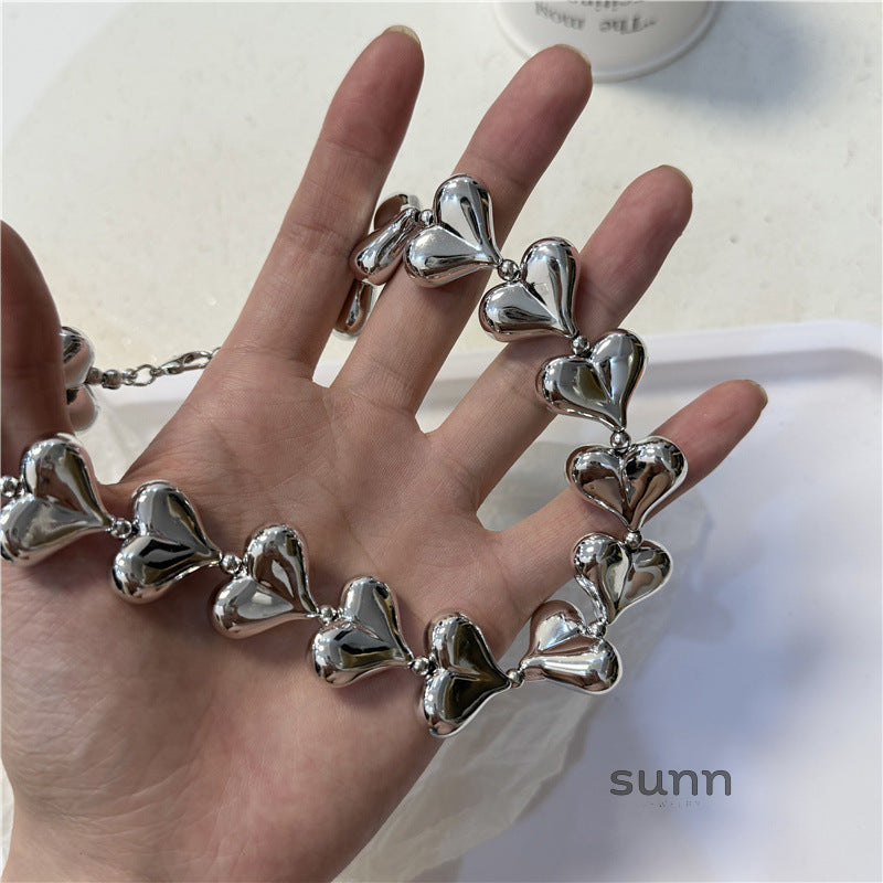 Kassia Y2K Heart Choker [SZ1V901H]