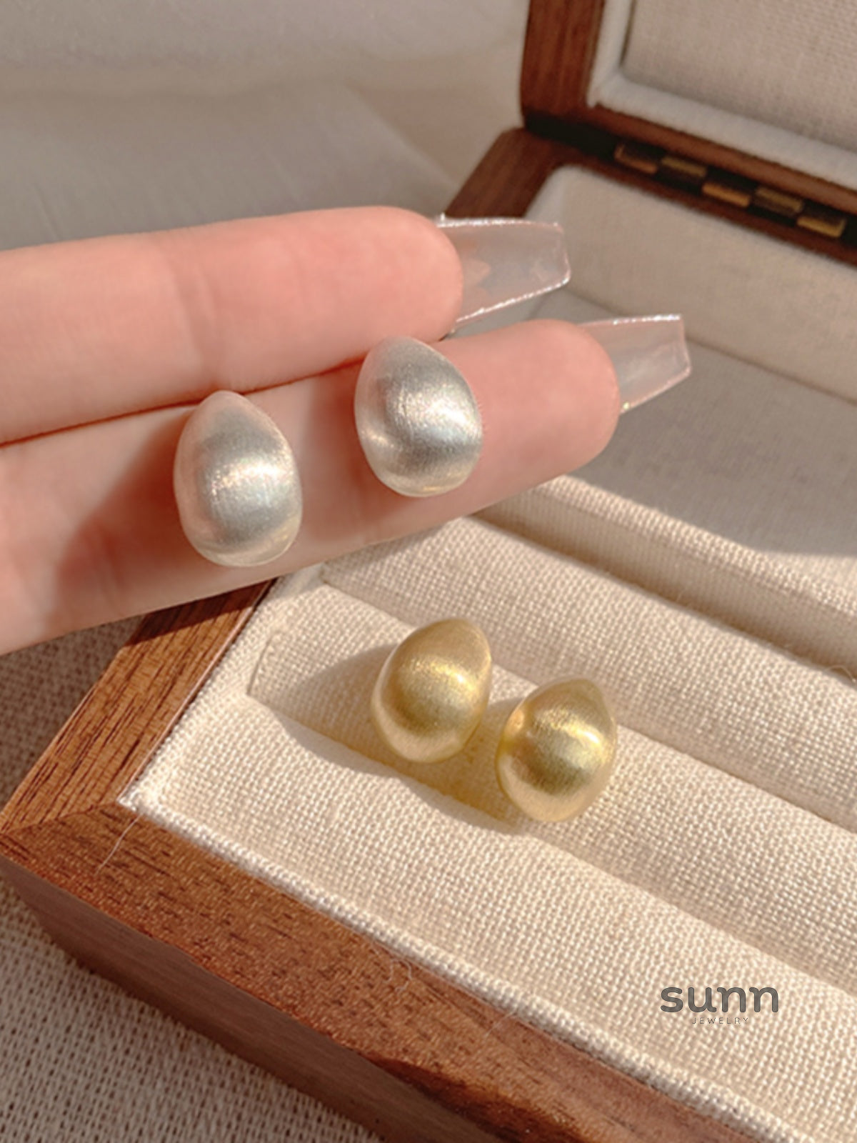 Kassidee Frosted Bean Drop Earrings [RDFVRLSX]