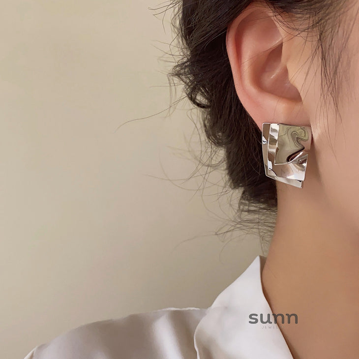Kassidee Layered Geometric Earrings [HKFIS6YK]