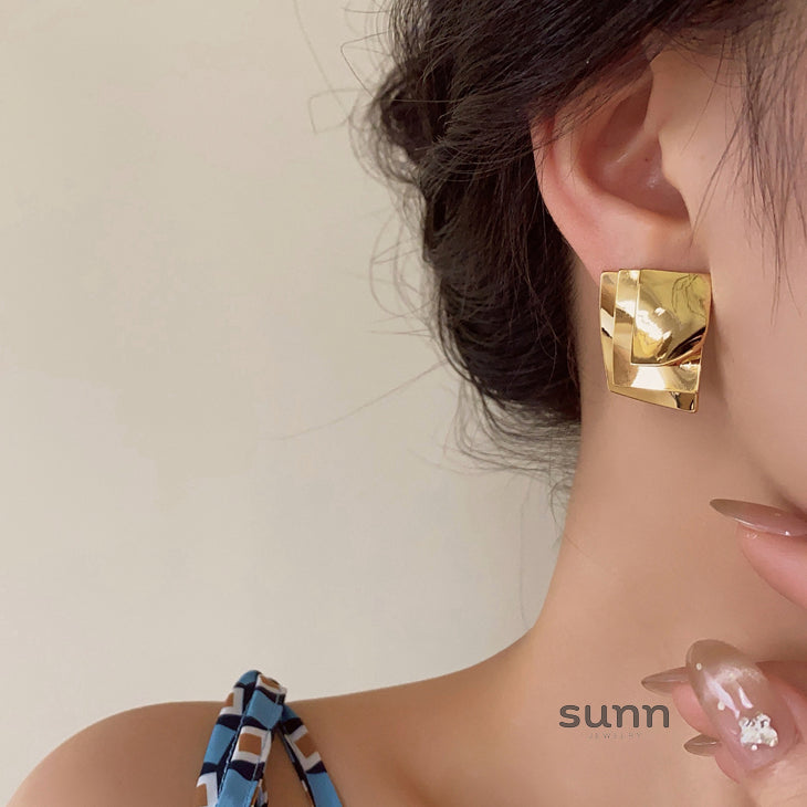 Kassidee Layered Geometric Earrings [WRI8RGB8]