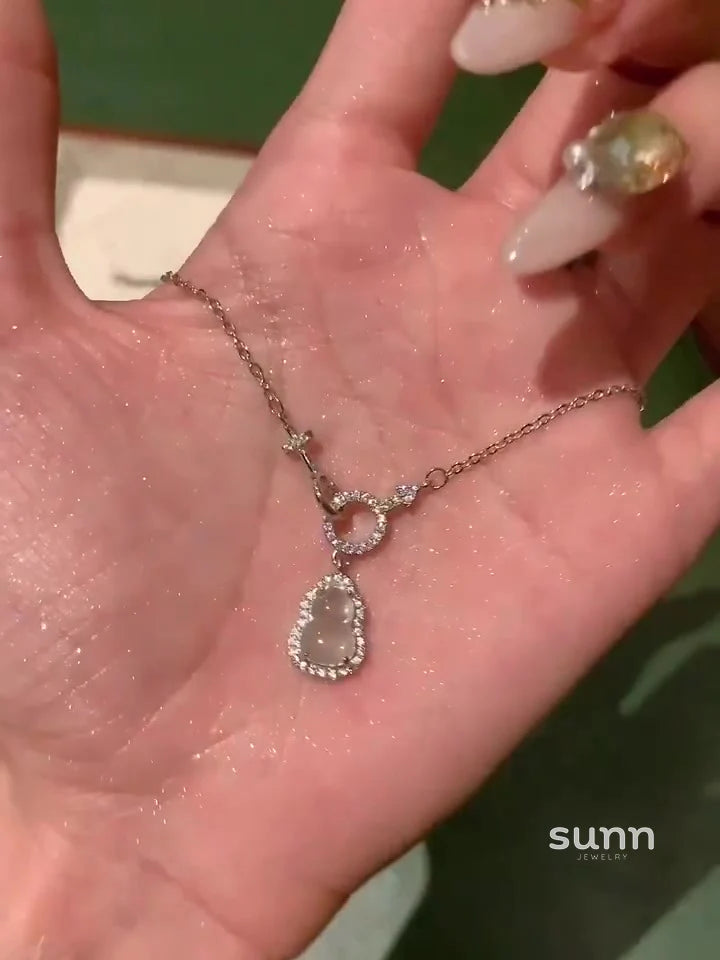 Kassidee Sparkling Gourd Necklace