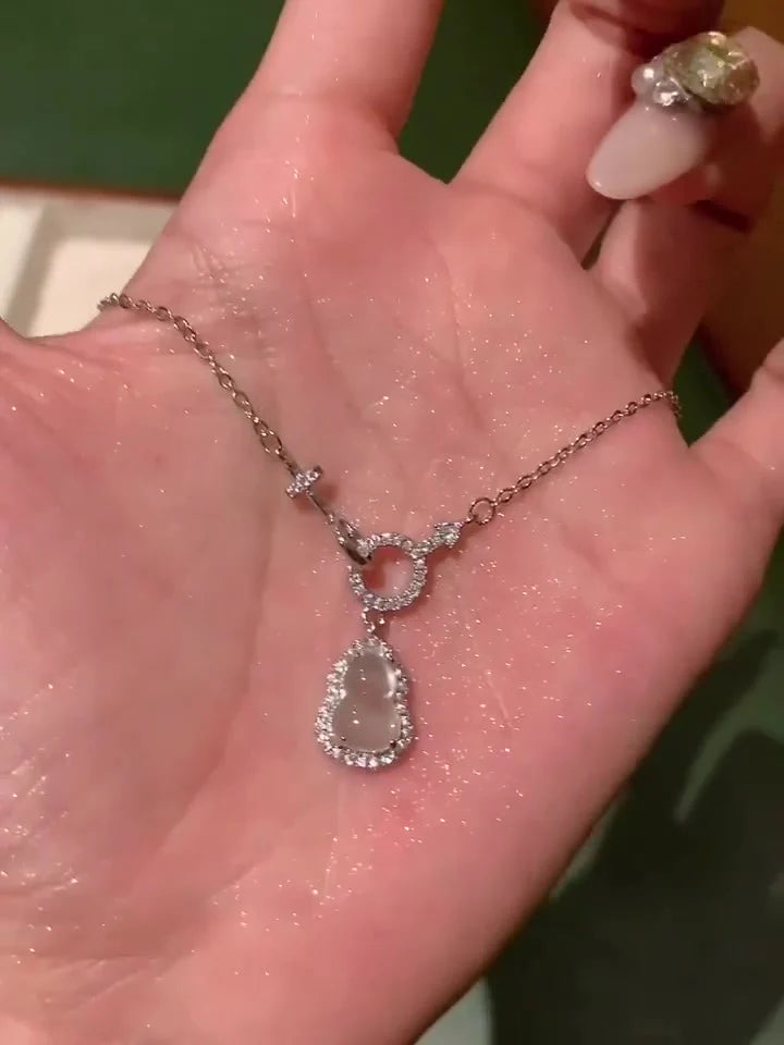 Kassidee Sparkling Gourd Necklace