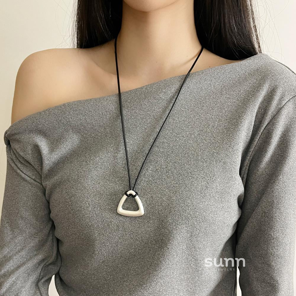 Kataleah Geometric Pendant Necklace [6JM7IV1X]
