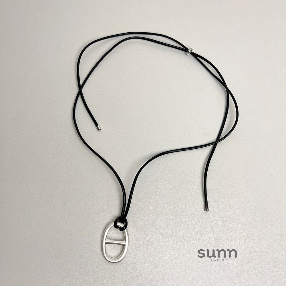 Kataleah Geometric Pendant Necklace [MKOEP84L]
