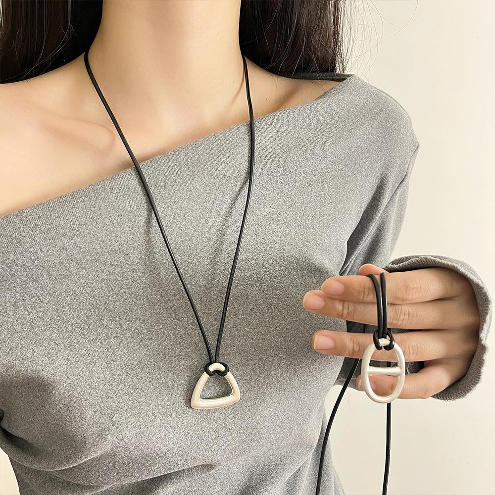 Kataleah Geometric Pendant Necklace [6JM7IV1X]