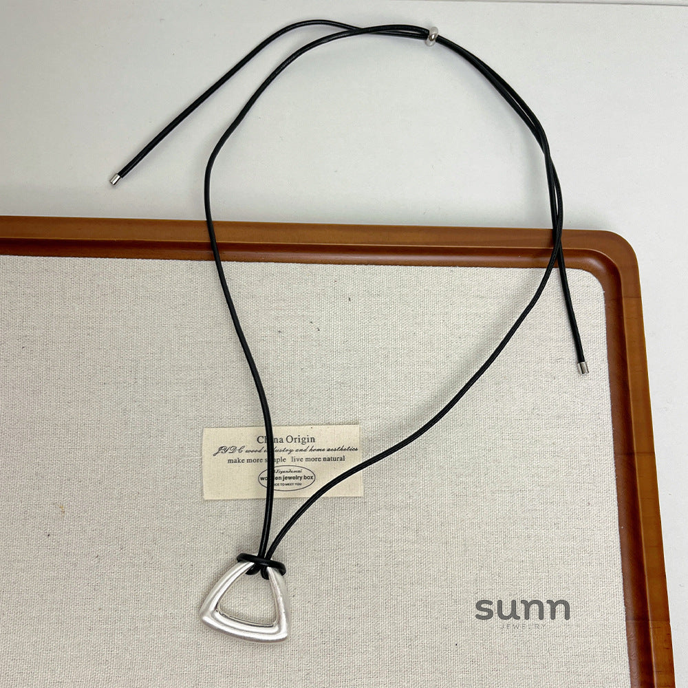 Kataleah Geometric Pendant Necklace [967AVISO]