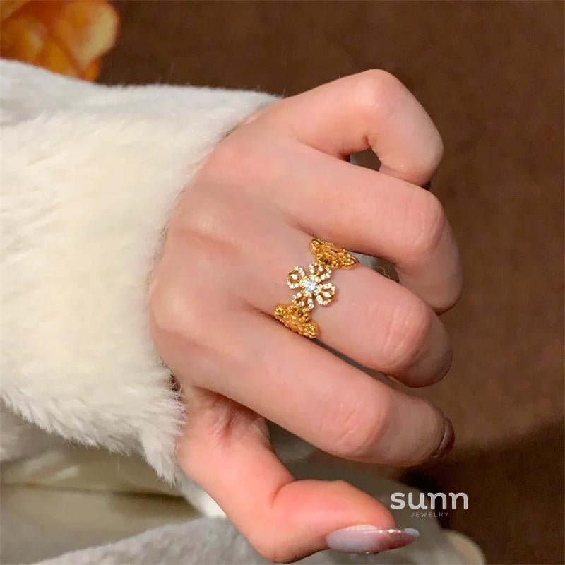 Kataleyah Baroque Floral Ring [N9V44H0S]