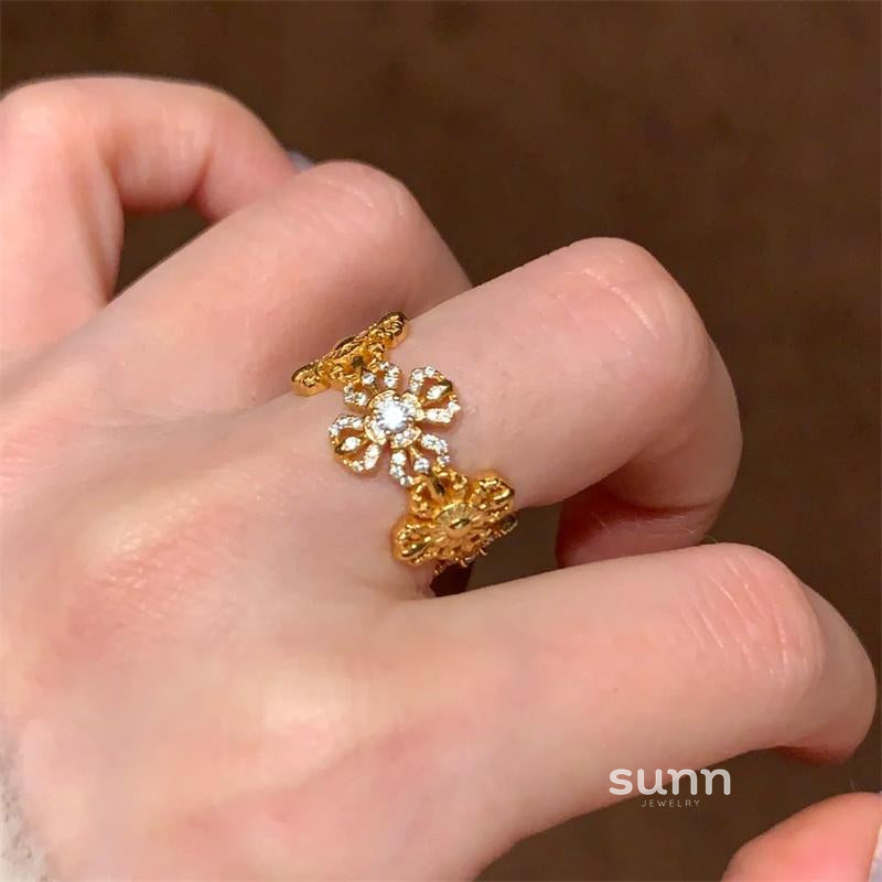 Kataleyah Baroque Floral Ring [GMQ0CEPY]