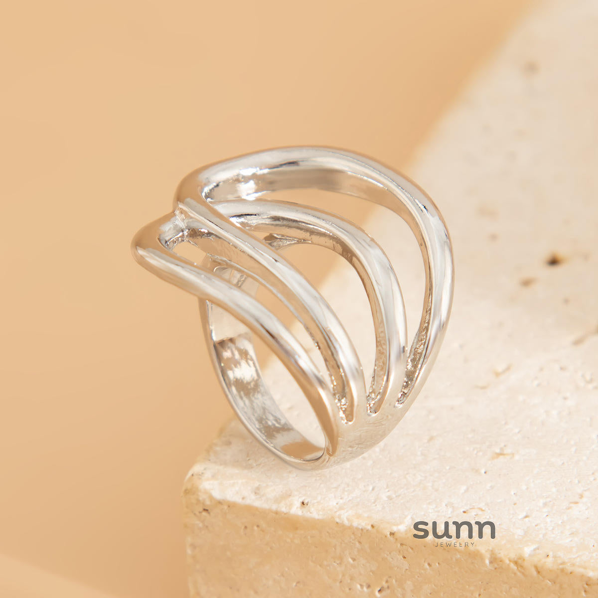Katara Glossy Wave Cuff Bracelet [CGURHK1H]