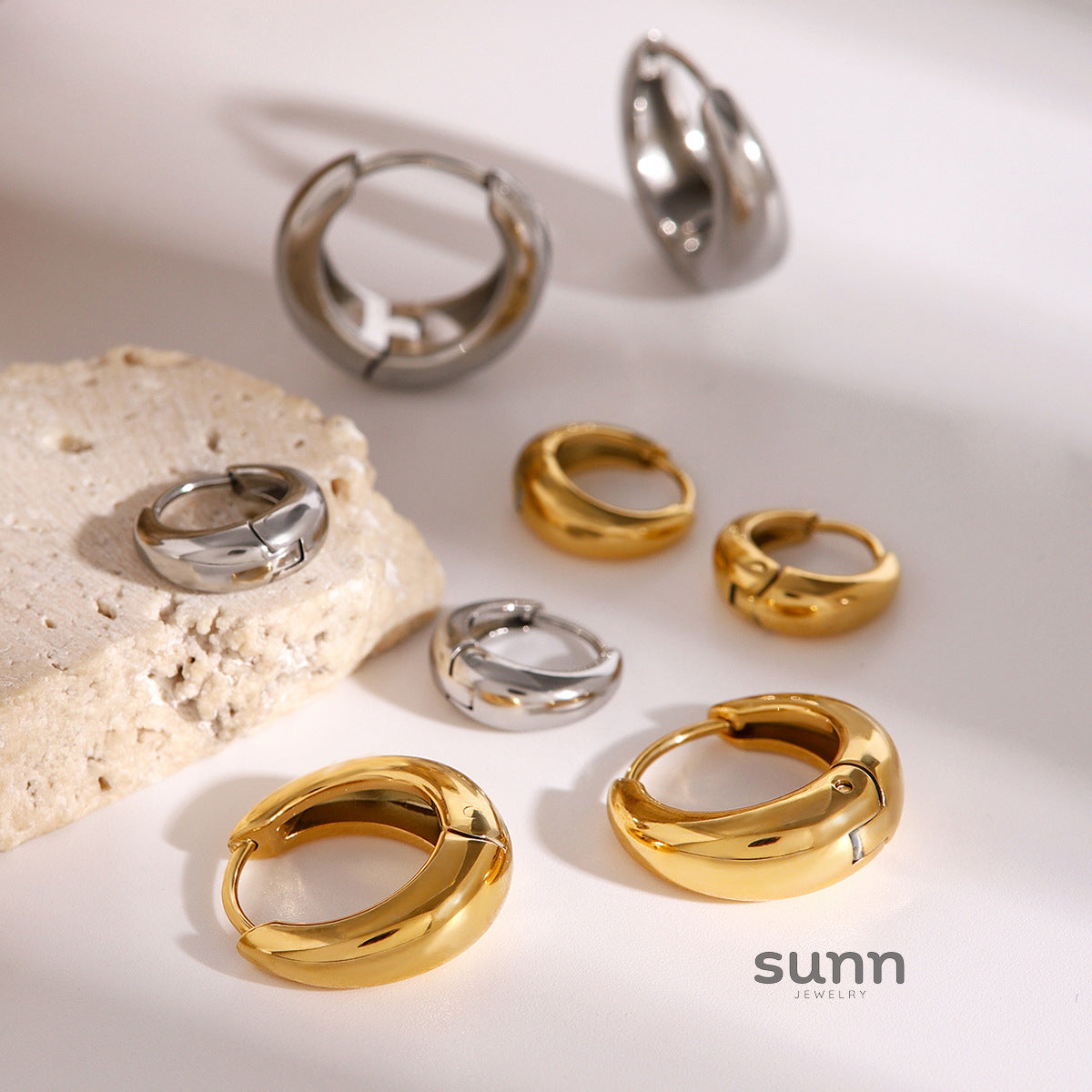 Katerina Timeless Hoop Earrings [RAA970U7]
