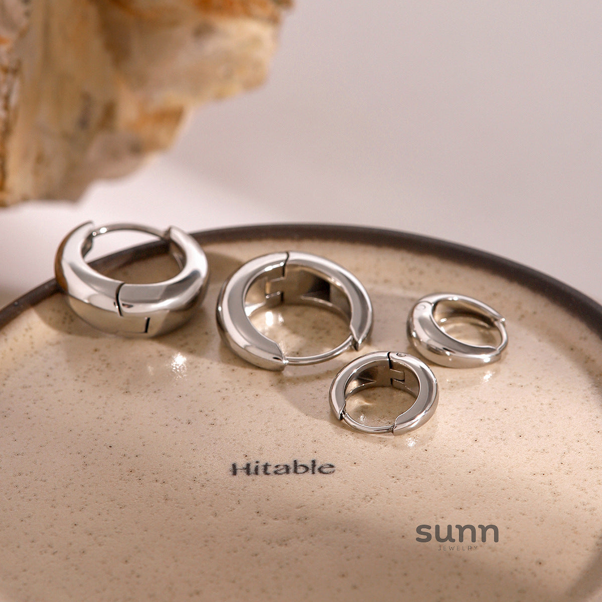 Katerina Timeless Hoop Earrings [K9RLSHO4]