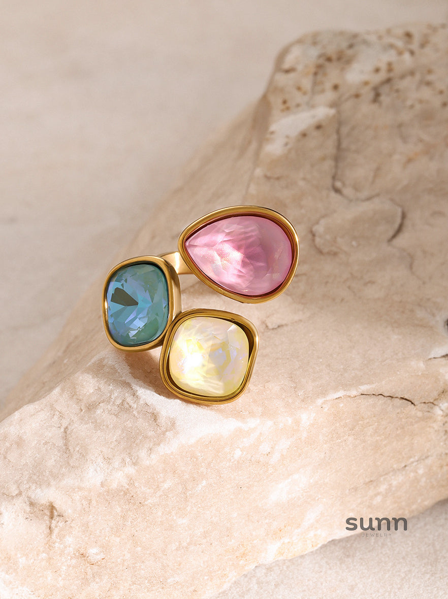 Katharine Wavy Rhinestone Ring [YIH3HWPH]