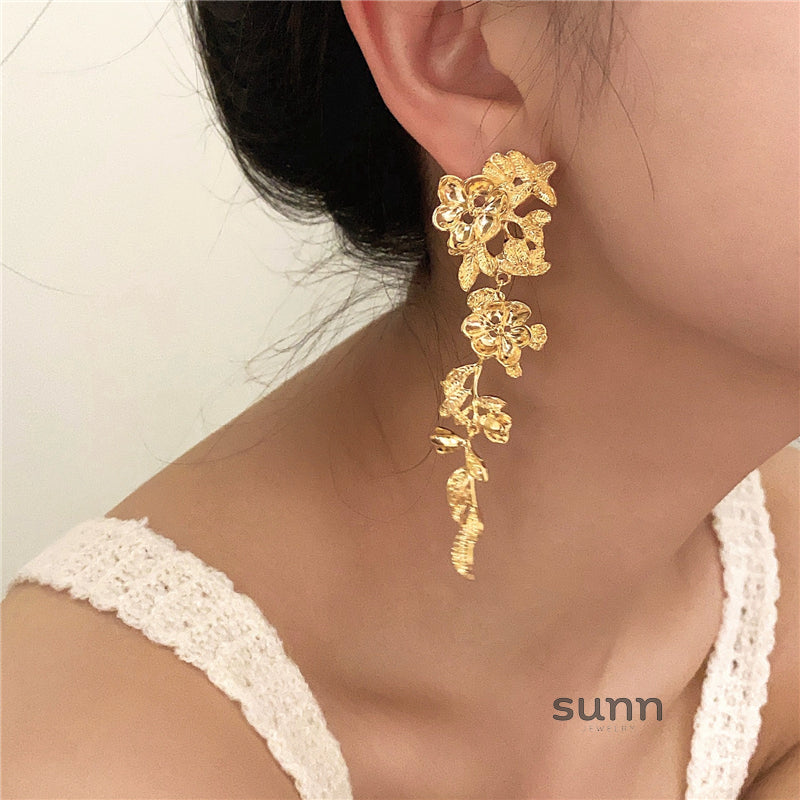 Katheryn Floral Drop Earrings [A7NLRMY4]