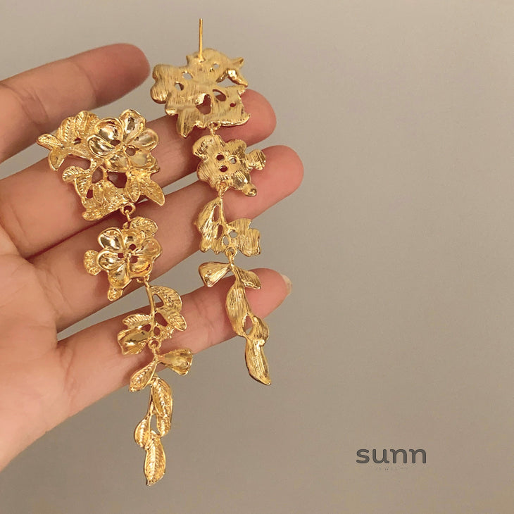 Katheryn Floral Drop Earrings [43RLU9FM]