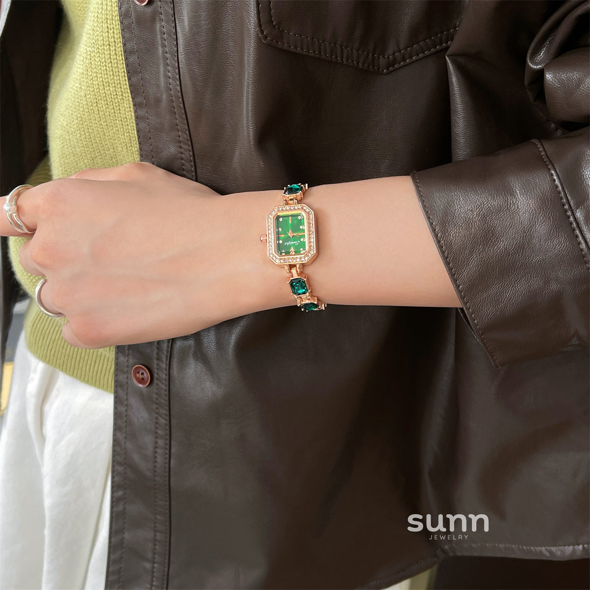 Katie Square Emerald Bracelet Watch [QXUTR35J]