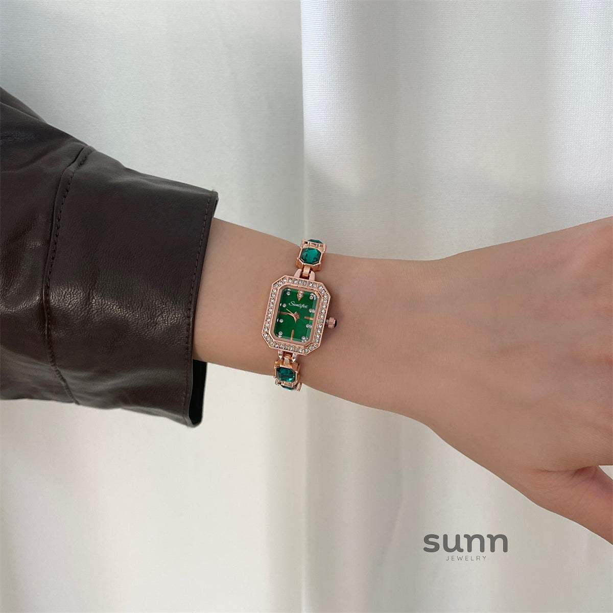 Katie Square Emerald Bracelet Watch [8G1SCEAI]