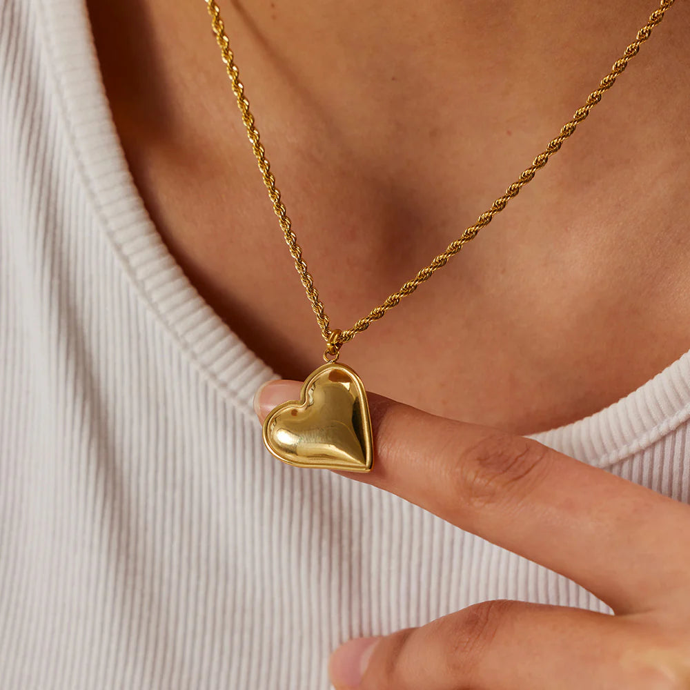 Kattleya Sculptural Heart Necklace