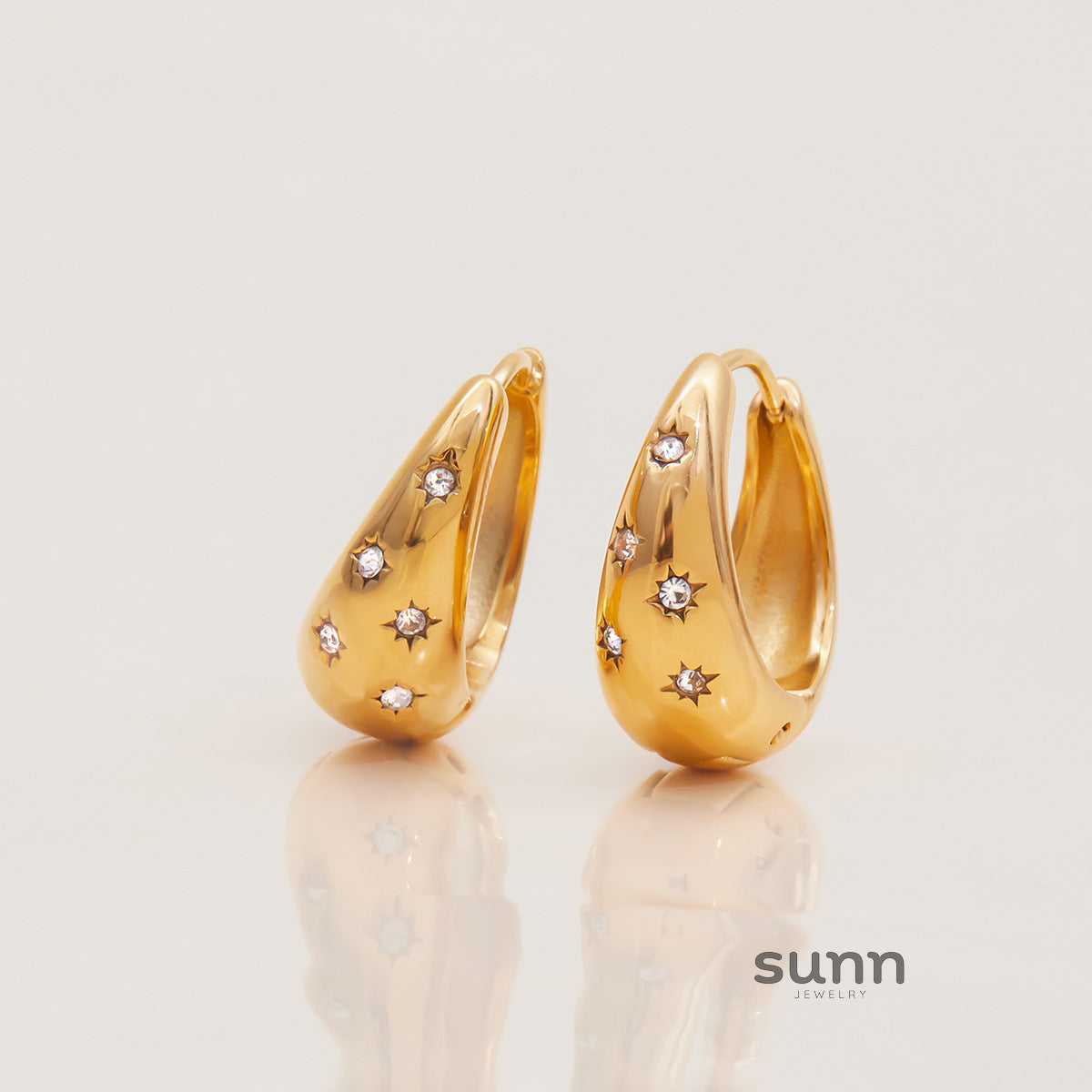 Katya Puffy Diamond Hoop Earrings [2YA03HEA]