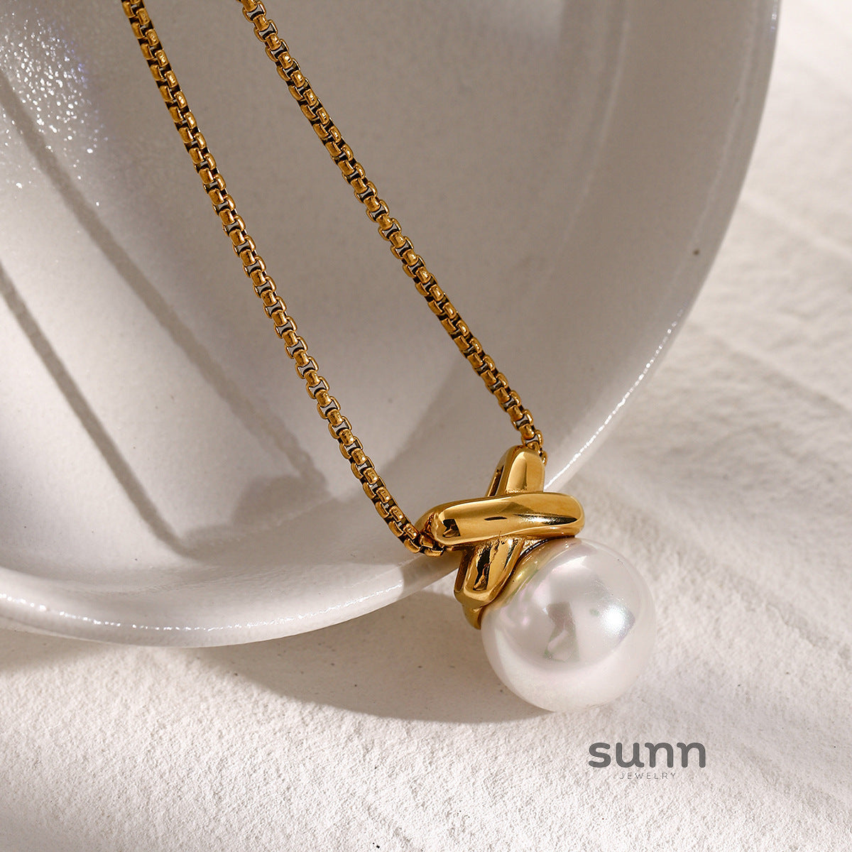 Kayce Pearl Clavicle Necklace [R8WPLV6P]