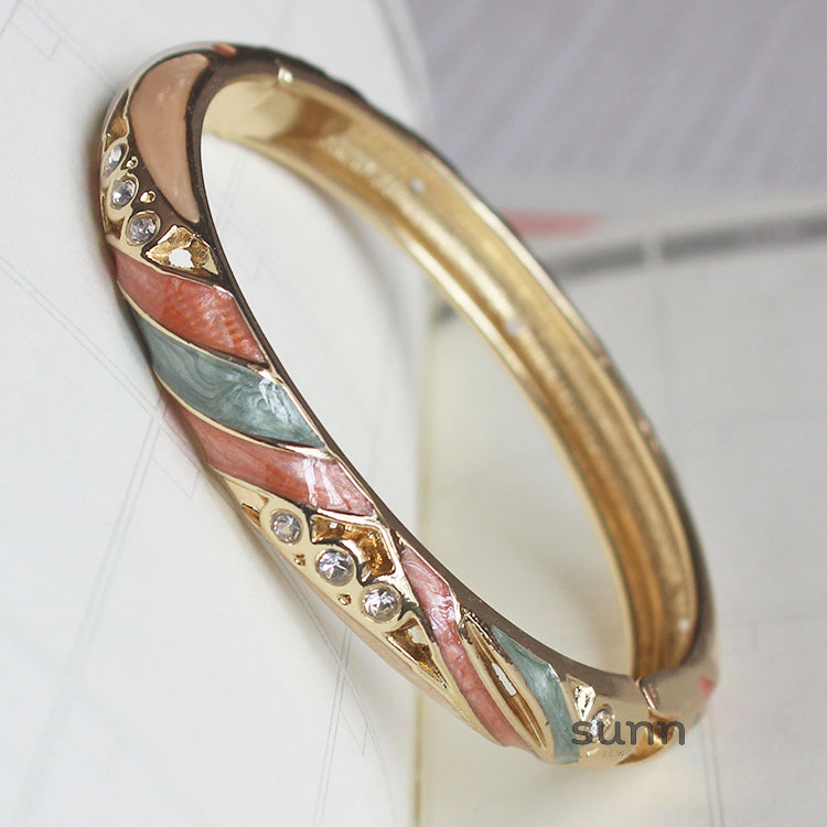 Kayci Enamel Glaze Bangle [IL1FBJPW]