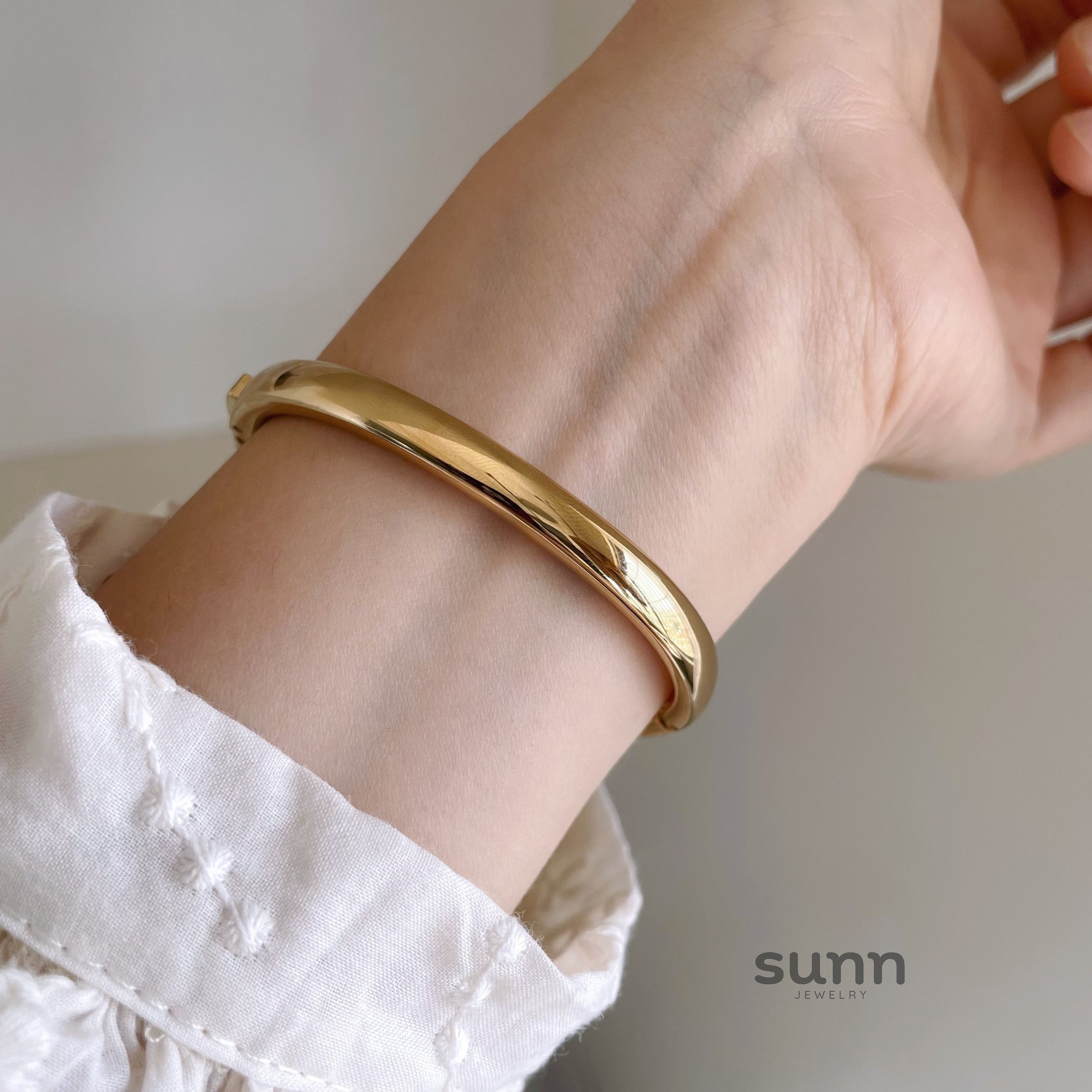 Kaydee Elliptical Bracelet Watch [BZVKML3X]