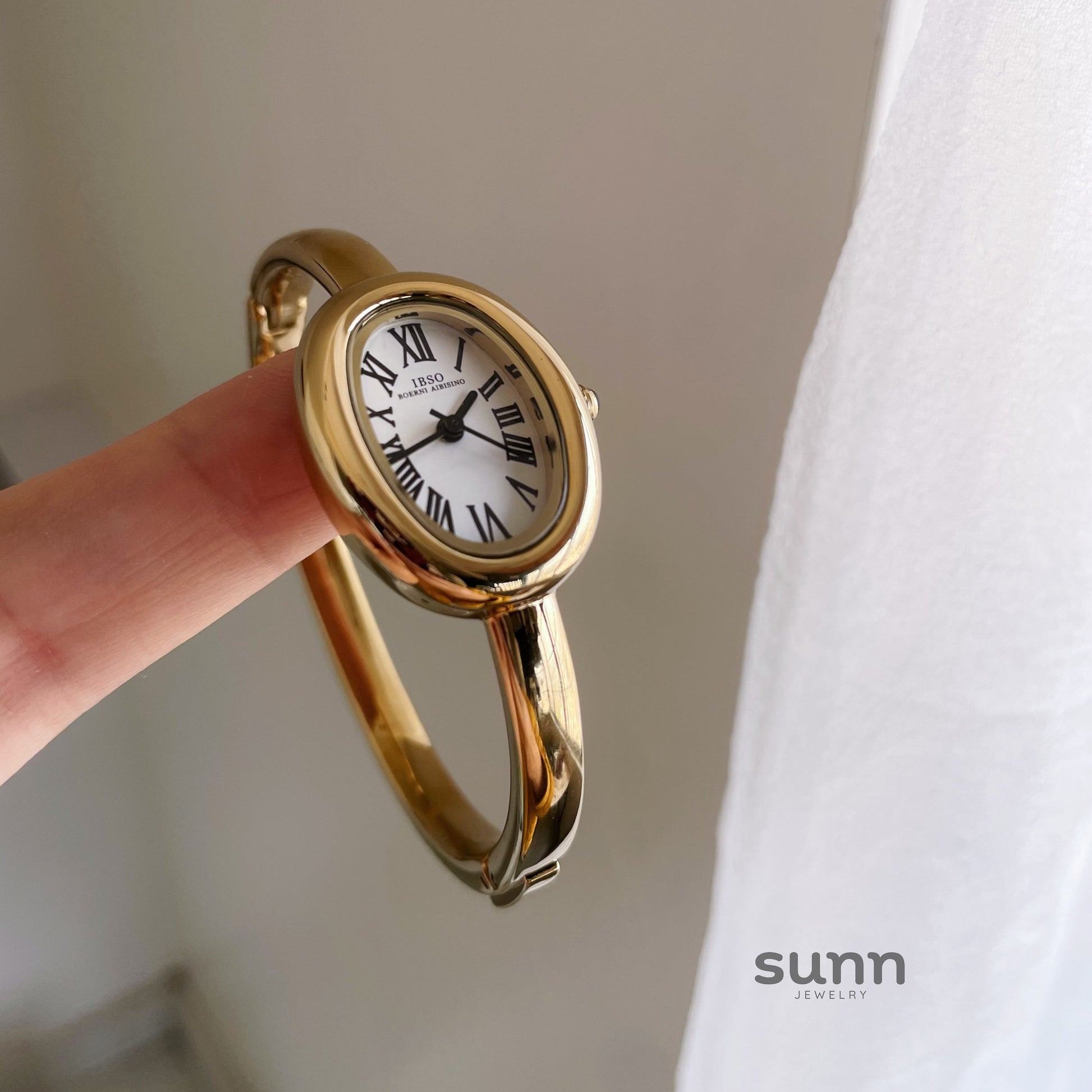 Kaydee Elliptical Bracelet Watch [K3C2PRJW]