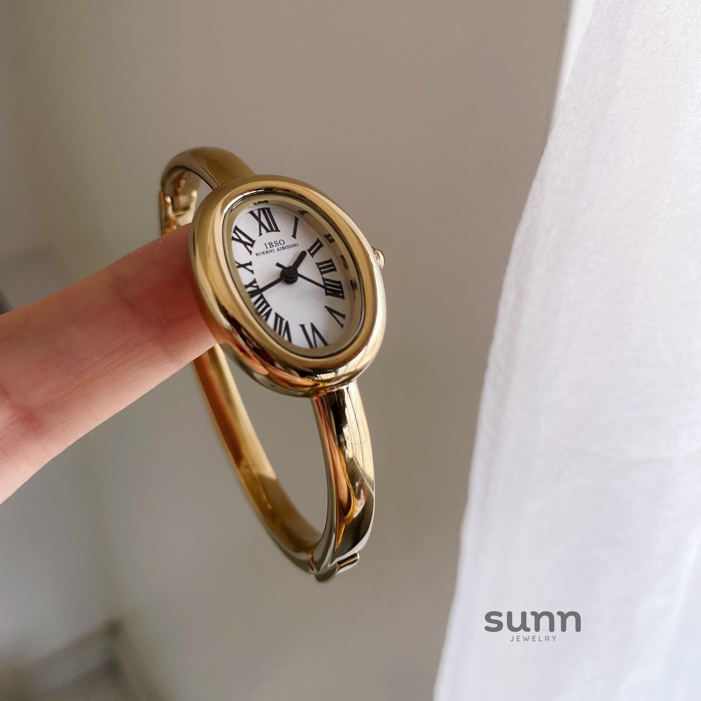 Kaydee Elliptical Bracelet Watch [K3C2PRJW]
