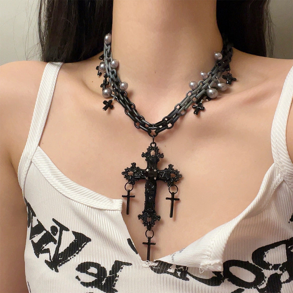 Kaylah Gothic Cross Necklace [3WXLAV1P]