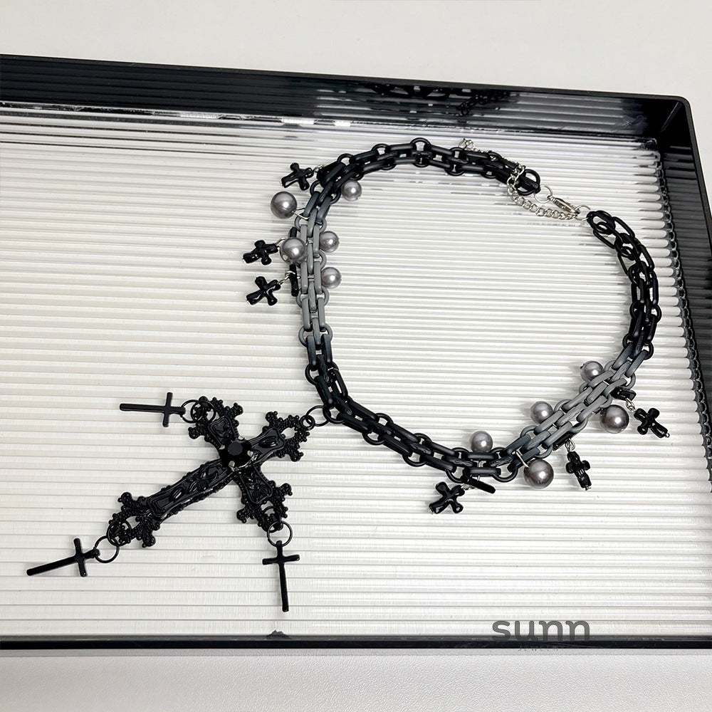 Kaylah Gothic Cross Necklace [76M1S8JC]