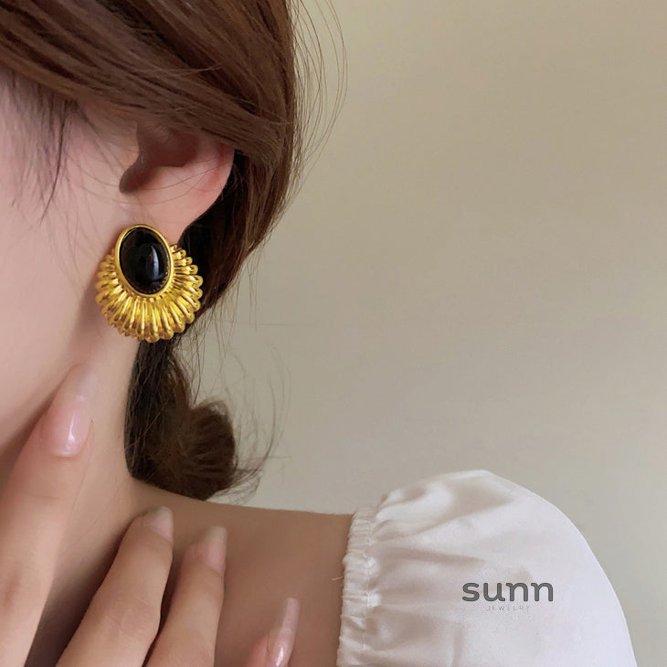 Kaylah Sculptural Gold Earrings [FBICFUTD]