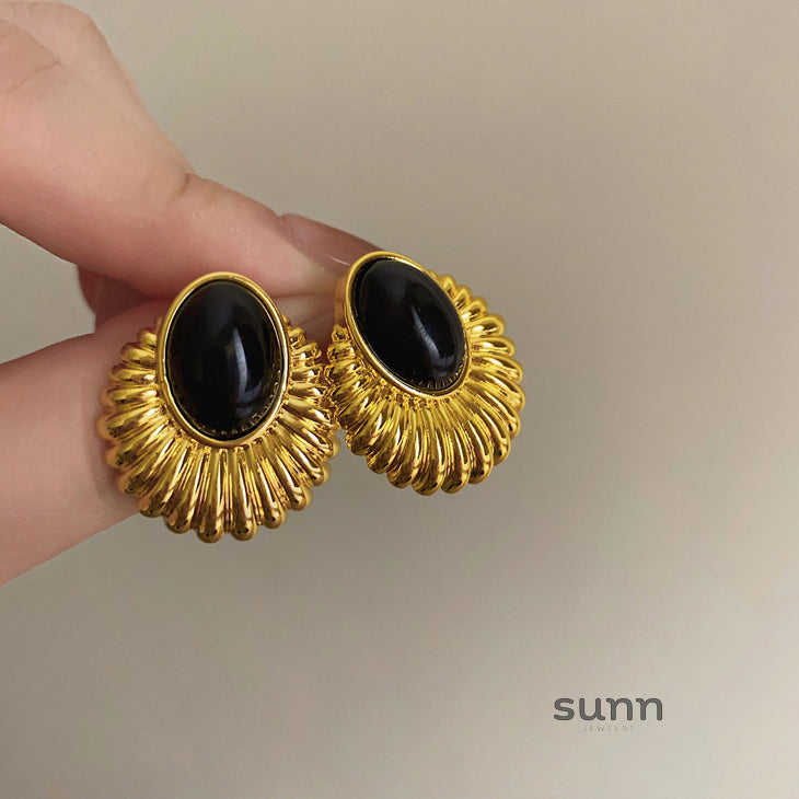 Kaylah Sculptural Gold Earrings [281NBVBT]