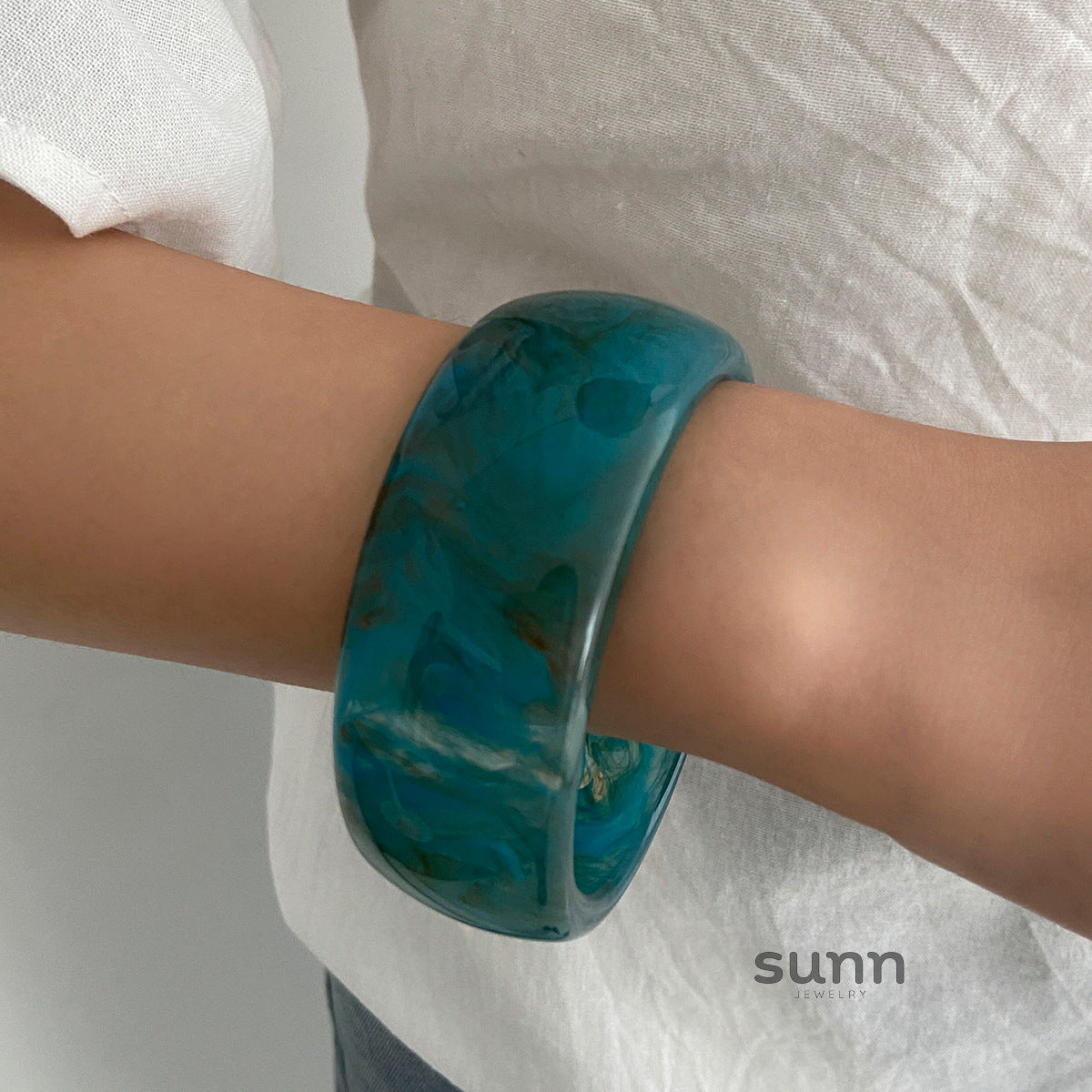 Kaylani Smudged Resin Bangle [L4171D0P]