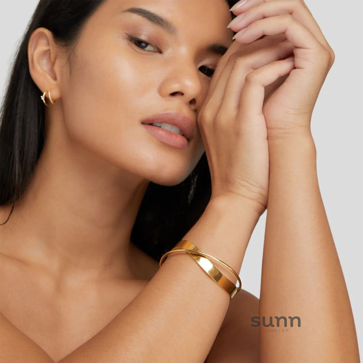 Kayleah Modern Sphere Cuff Bracelet [QRW8G2Q4]