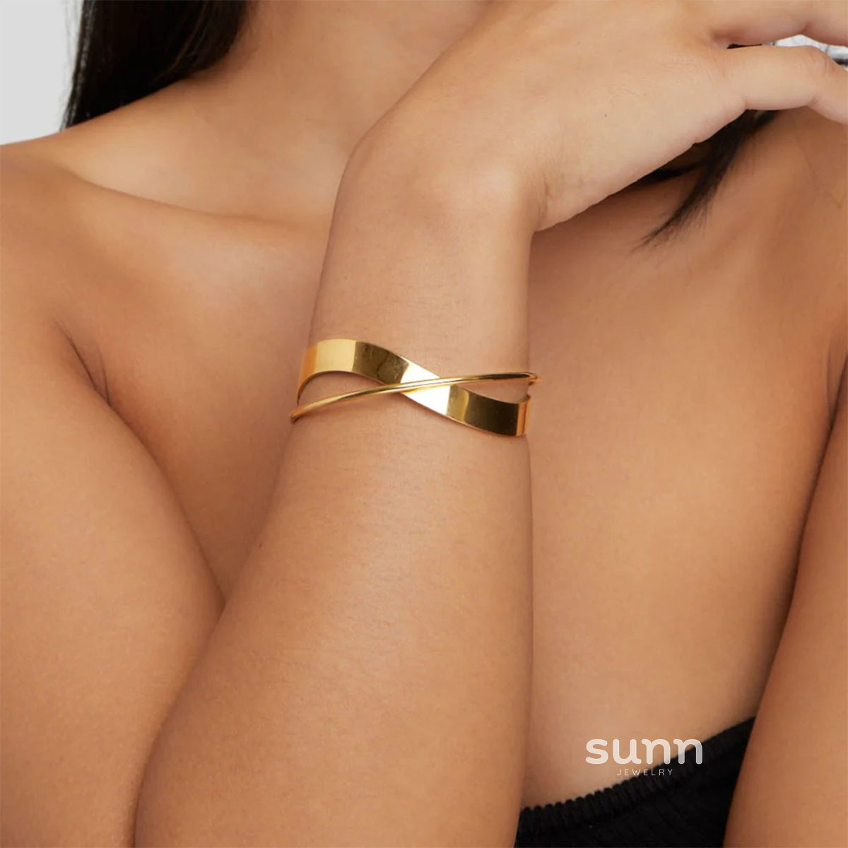 Kayleah Modern Sphere Cuff Bracelet [TGBAGH41]