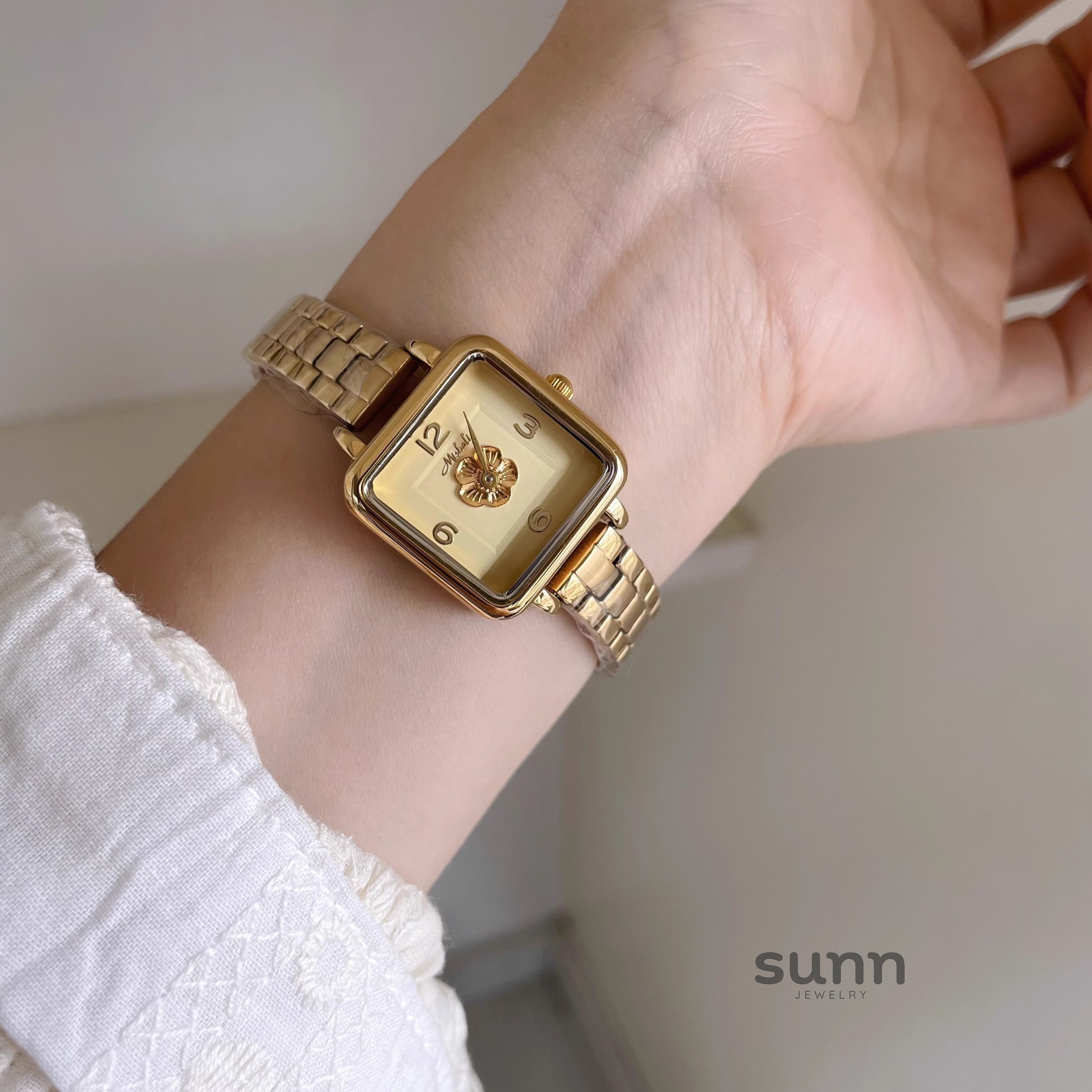 Kayleah Square Camellia Watch [J2AH7HJ9]