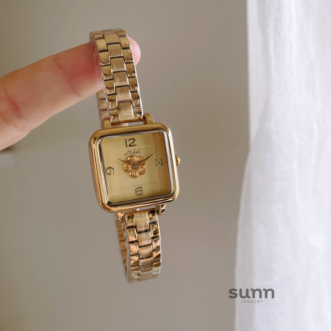 Kayleah Square Camellia Watch [F5GZVEGG]