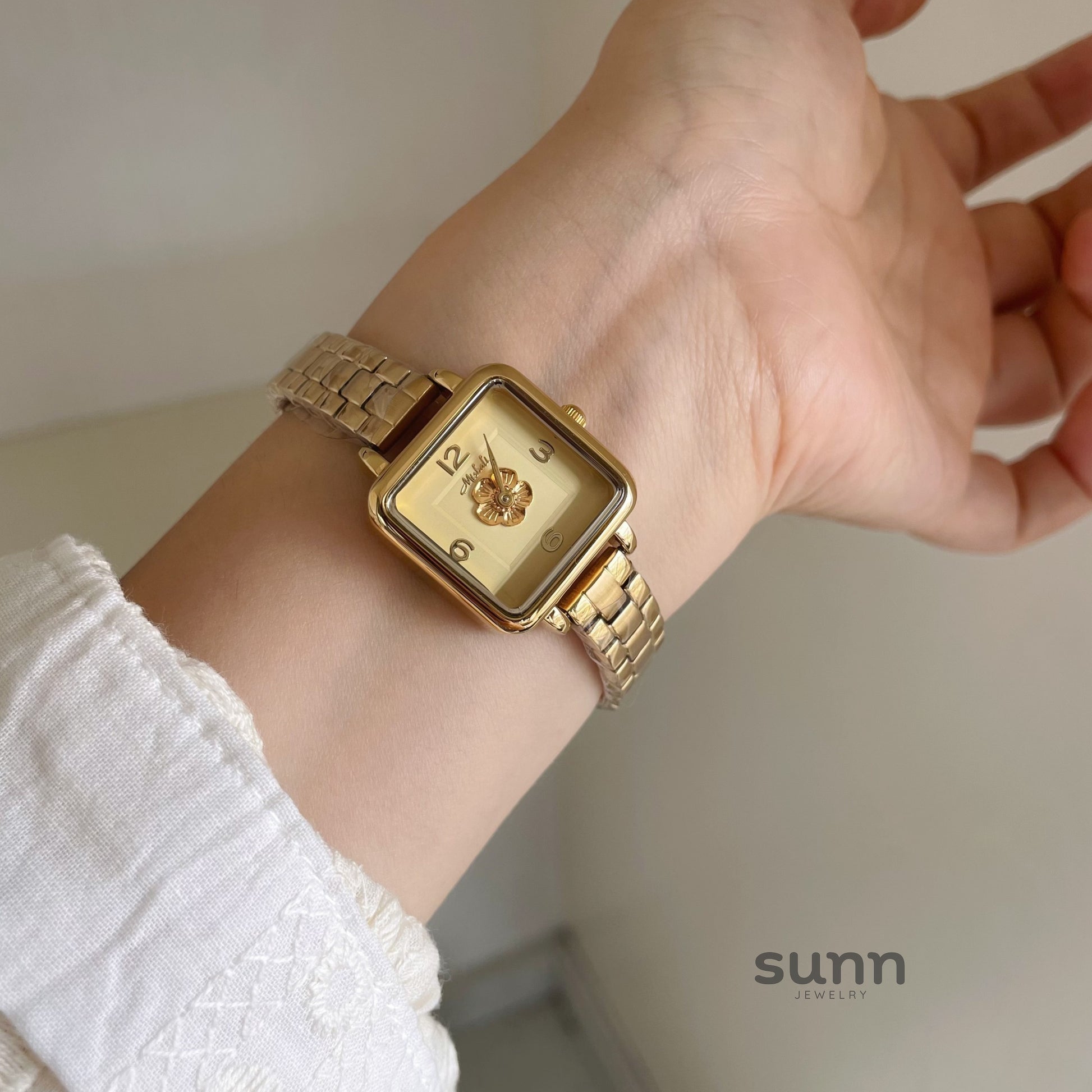 Kayleah Square Camellia Watch [T4R9RYKW]