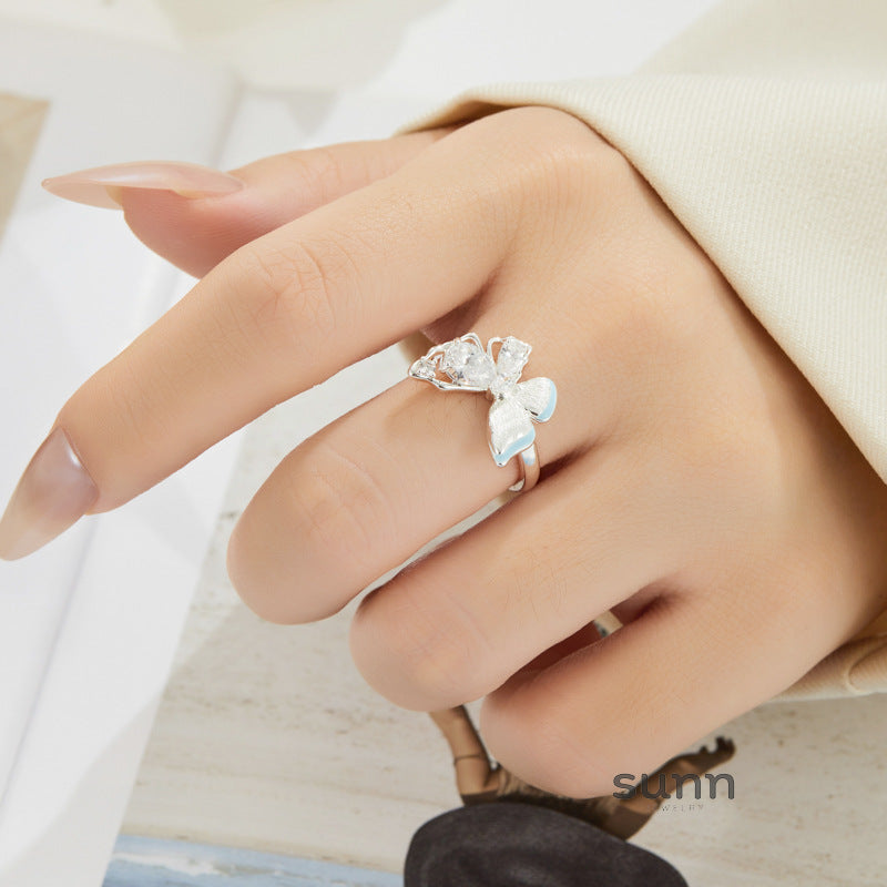 Kayleen Brushed Butterfly Ring [ZIBV5BTK]