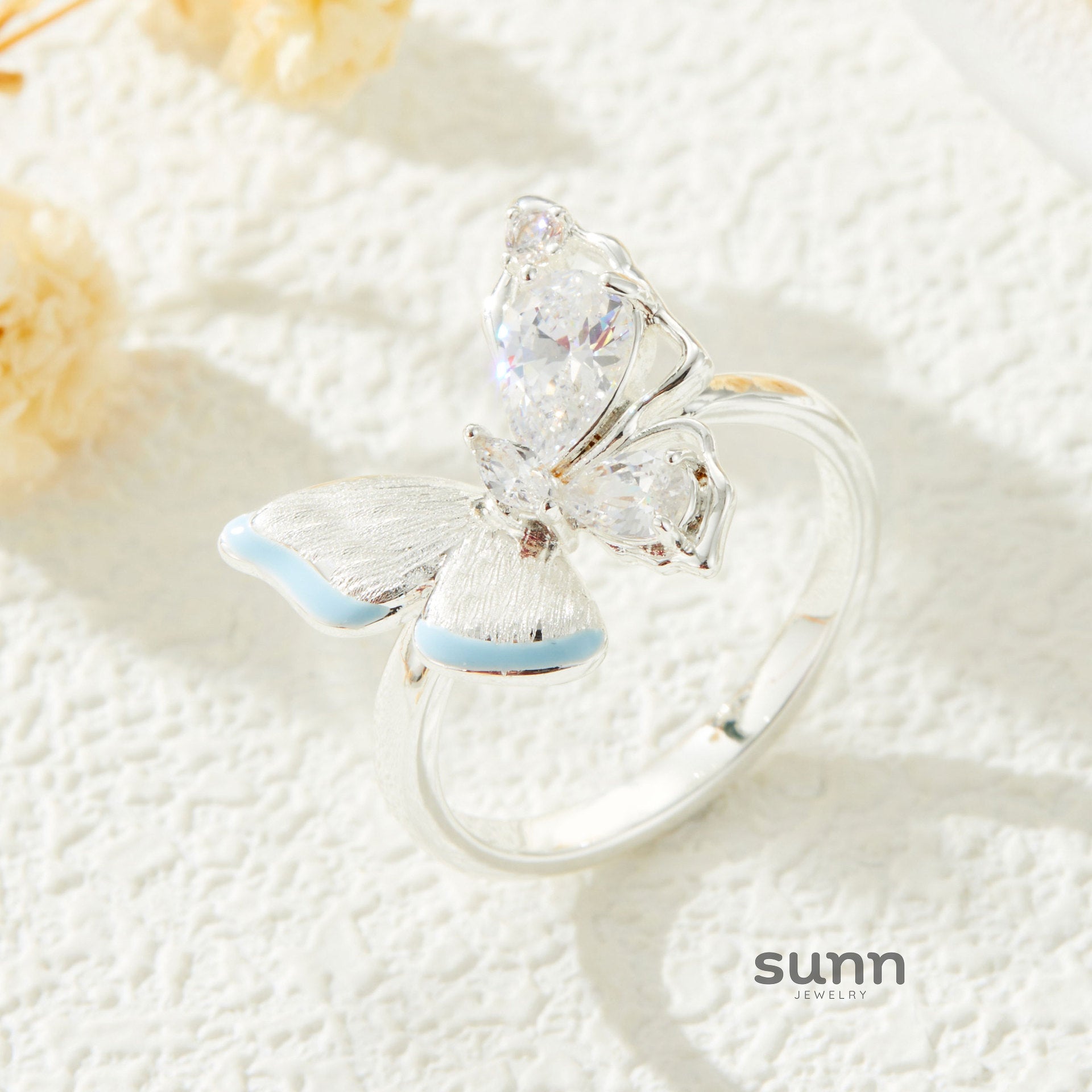 Kayleen Brushed Butterfly Ring [TZZRSC7L]