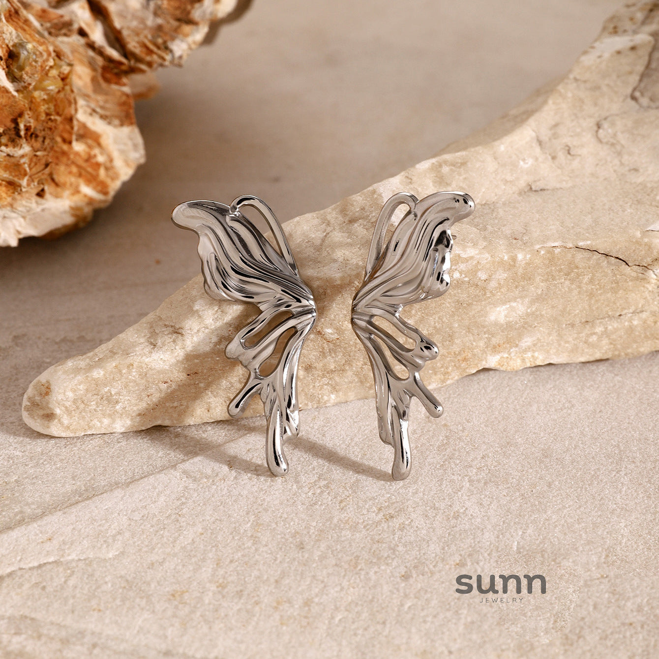 Kaylei 3D Butterfly Studs [B7U3ZLVJ]