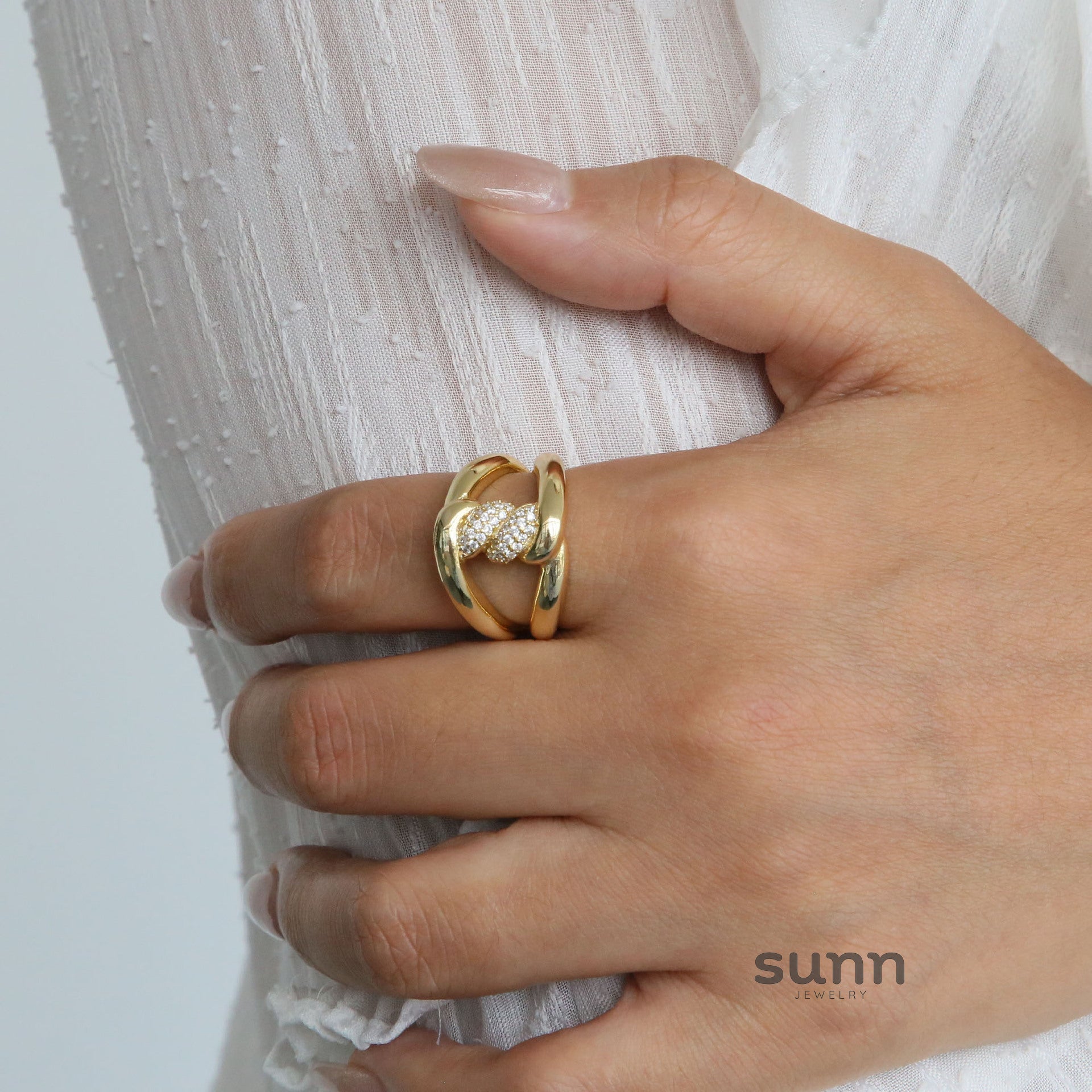 Kayleigh Zircon Twist Ring [6B1WNRPL]