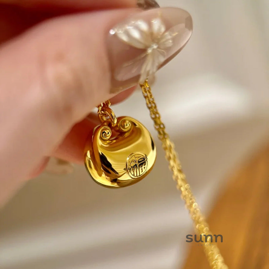 Kaylie Auspicious Charm Necklace [P2CN6OKV]
