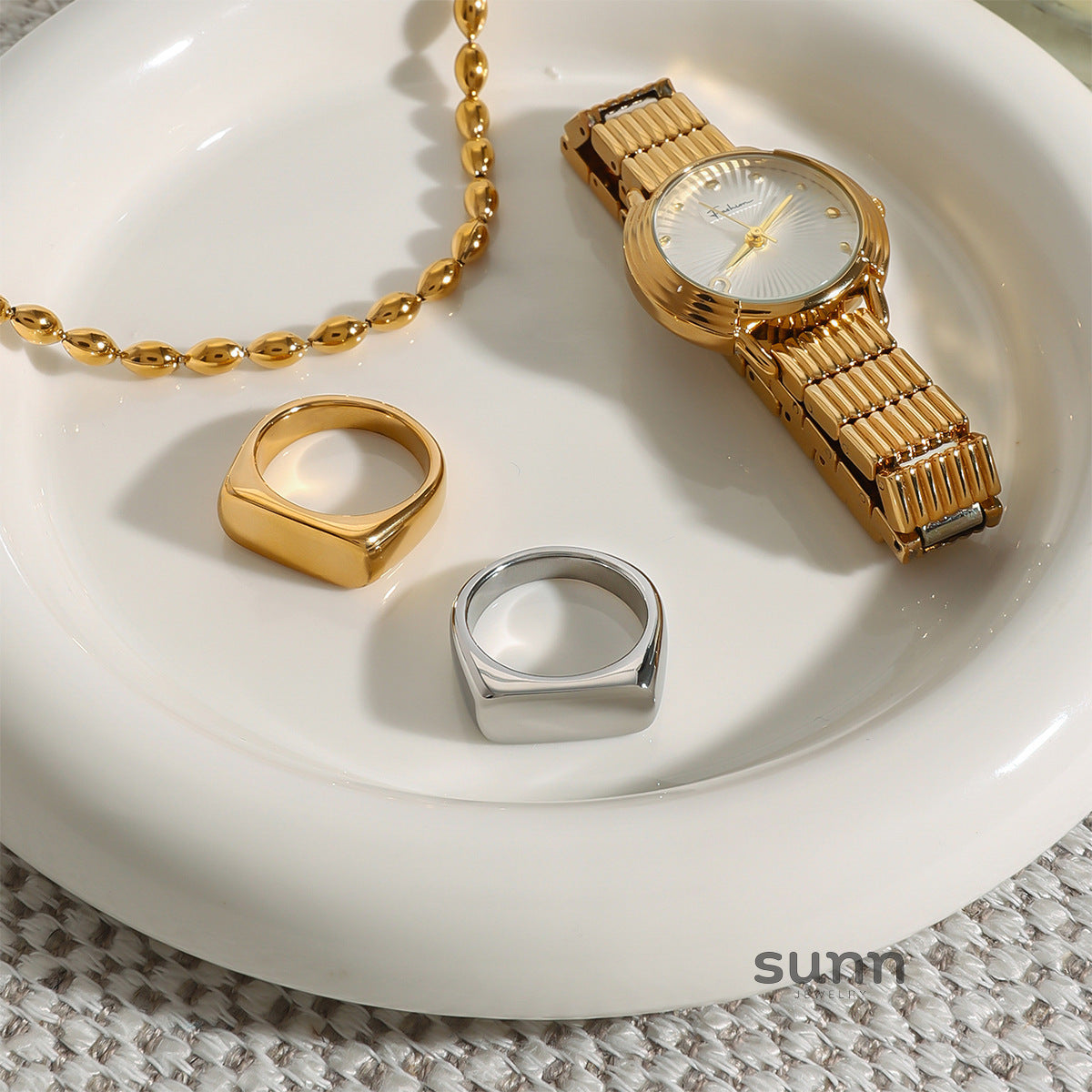 Kayloni Geometric Gold Ring [KSW9M5NT]