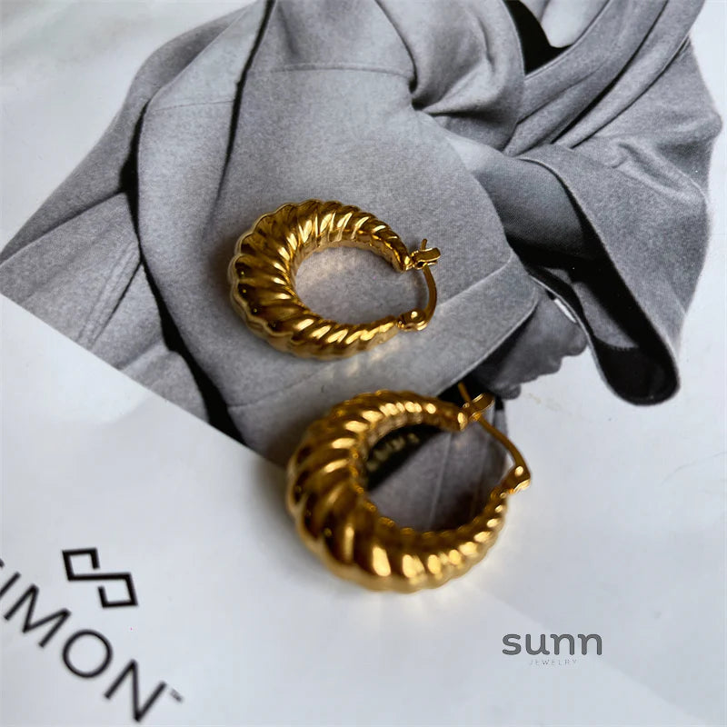 Kaylyn Croissant Hoop Earrings