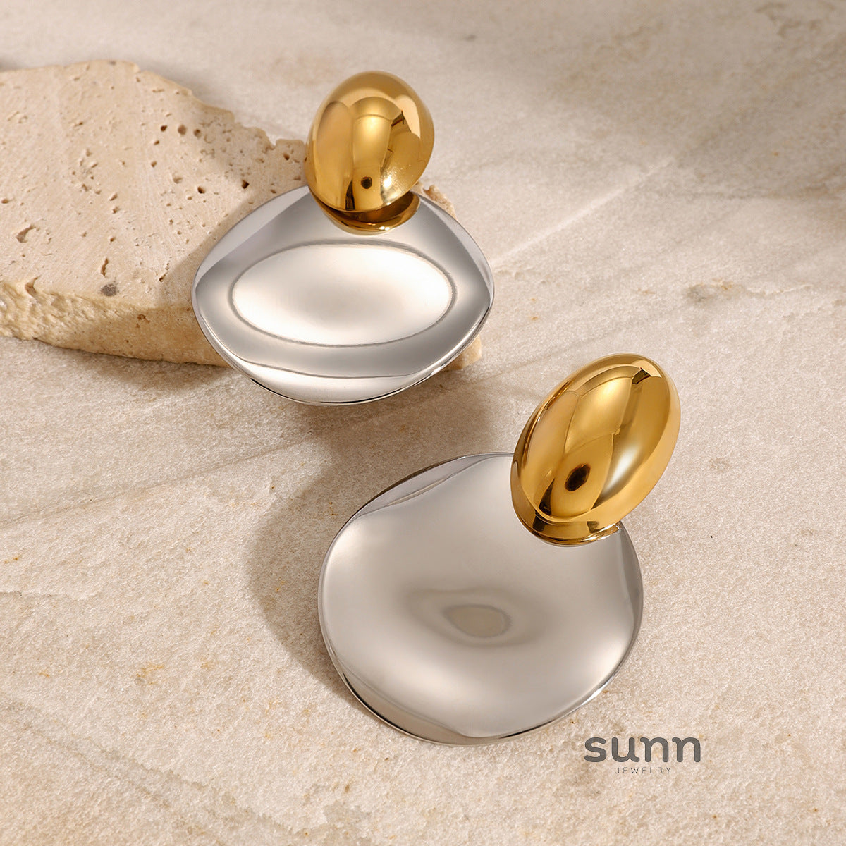 Kaylynn Sculptural Statement Earrings [RGFLD02G]