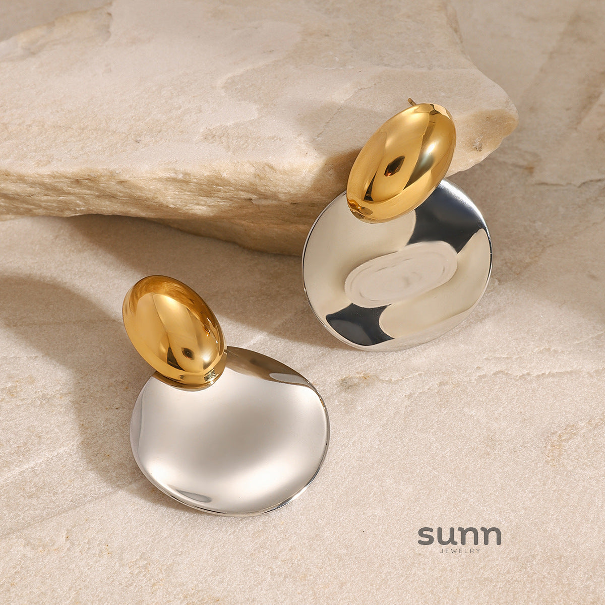 Kaylynn Sculptural Statement Earrings [FG7AV05T]