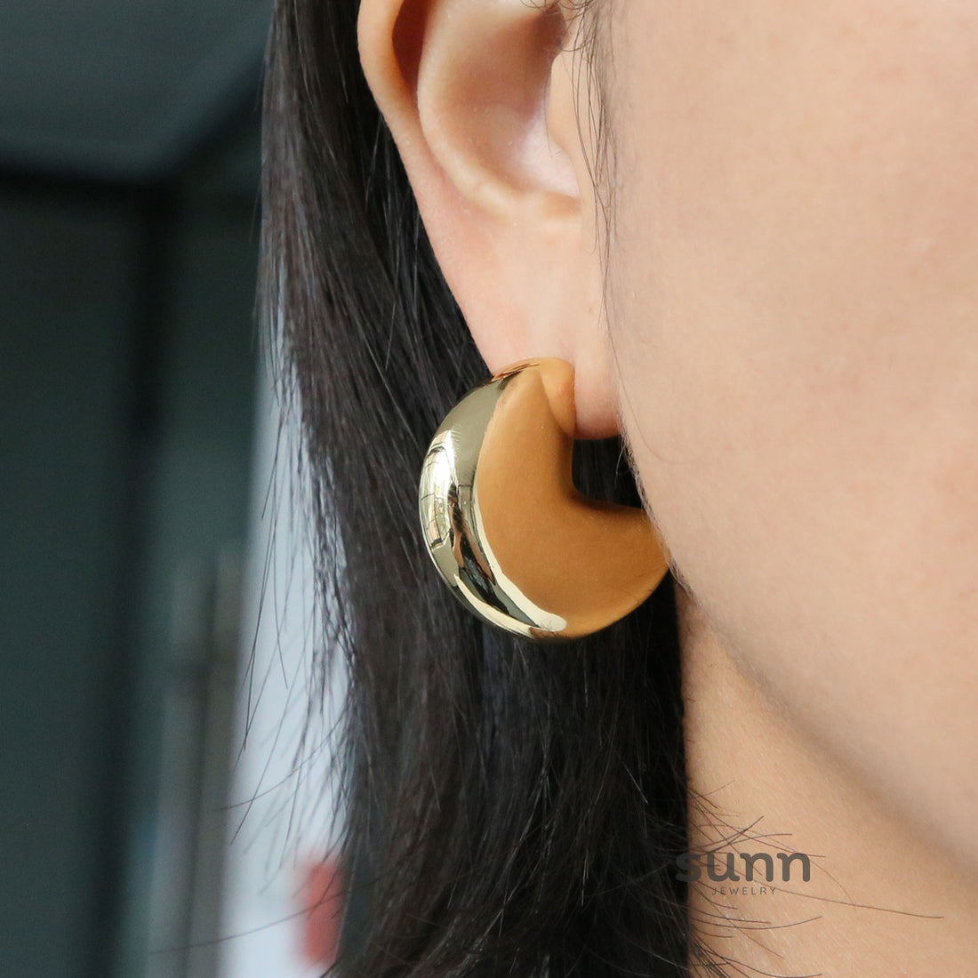 Kealani Sculptural Gold Earrings [NQMECE44]